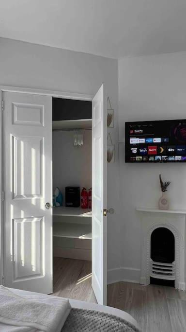 Apartment King-size Bed En- Suit, Luxury Refurbished